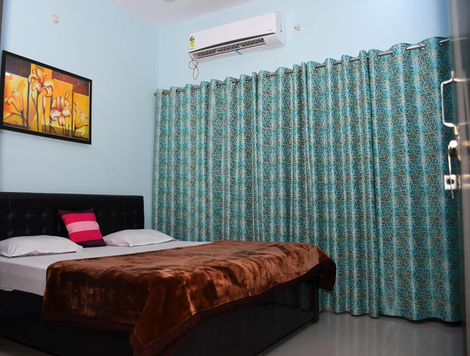 Indra Apartment Varanasi Luaran gambar